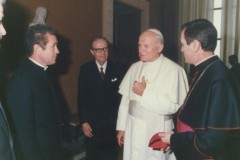 1990-8-gennaio-in-Vaticano-con-Giovanni-Paolo-II